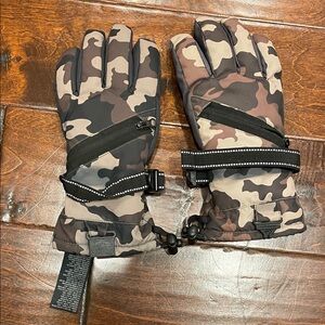 All in Motion Camouflage Boy’s Gloves